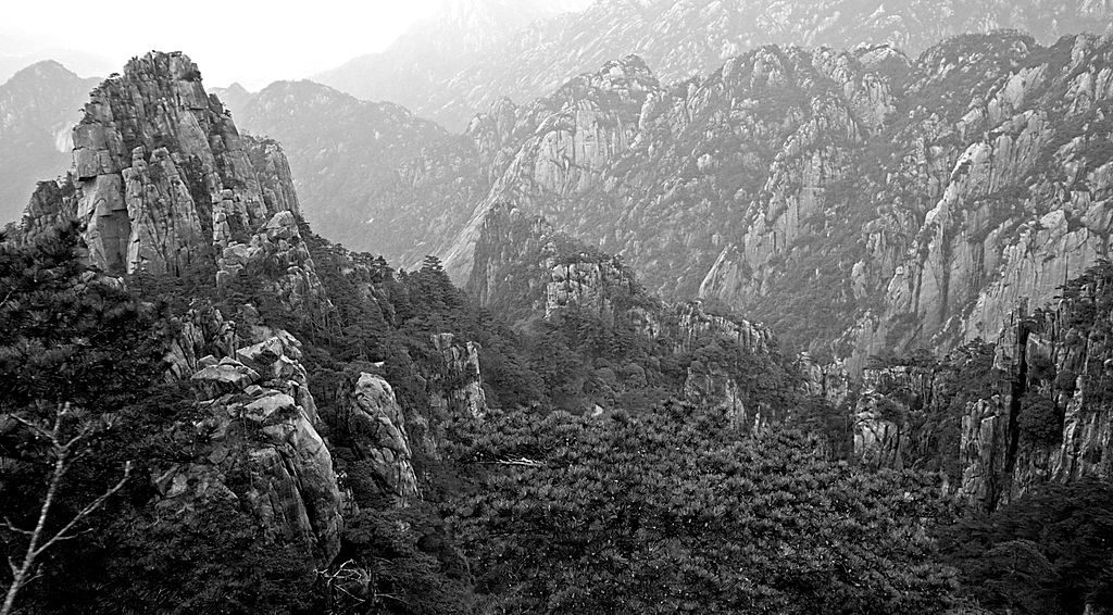 "Huangshan China Yellow Mountain Landscape" by Chi King (cc-by-2.0) https://commons.wikimedia.org/wiki/File:Huangshan,_China_(YELLOW_MOUNTAIN-LANDSCAPE)_XII_(1071076723).jpg